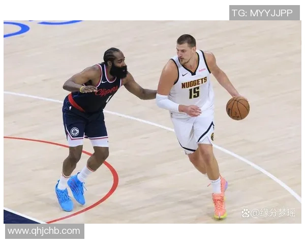 勇士与快船第四场精彩对决回顾关键时刻与球员表现分析